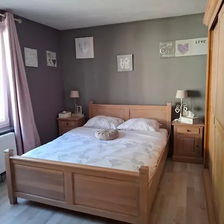 Maison Touristique à Avec Jardin