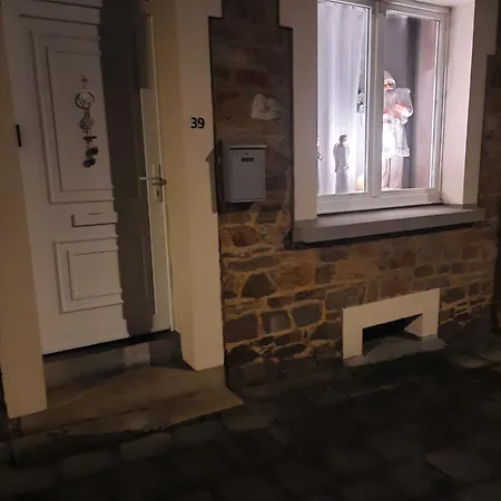Maison Touristique à Avec Jardin